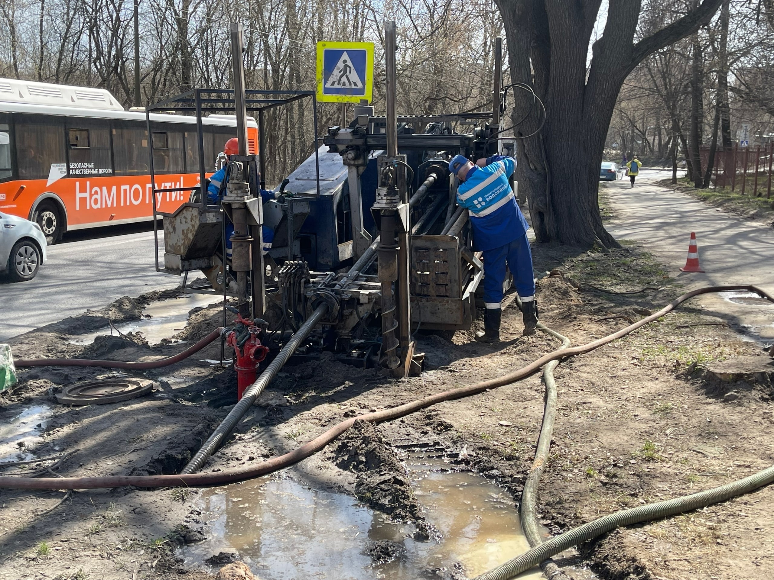 АО «Нижегородский водоканал» перекладывает сети под улицами, вошедшими в  нацпроект «Безопасные и качественные